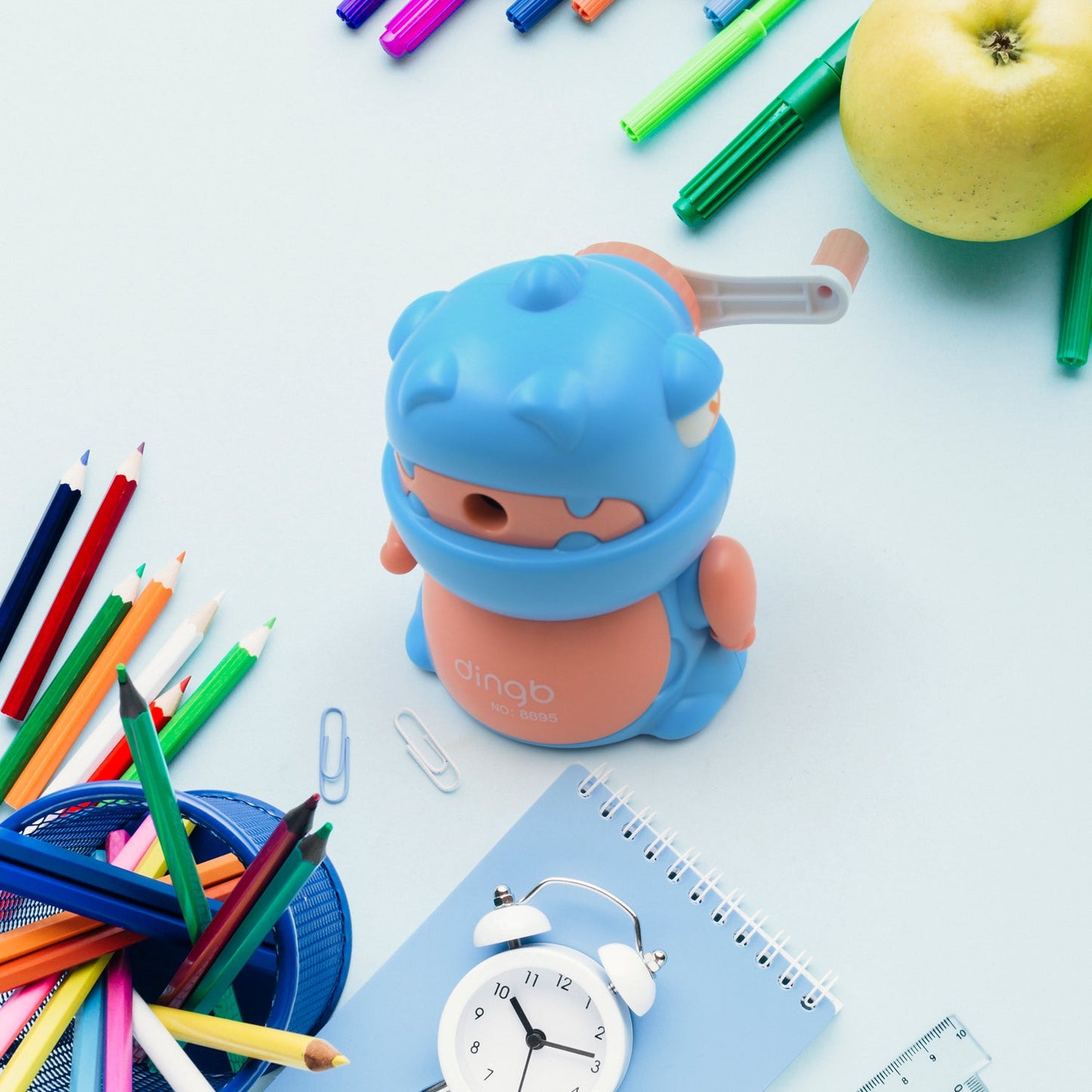 Sharpener machine for pencils with tray