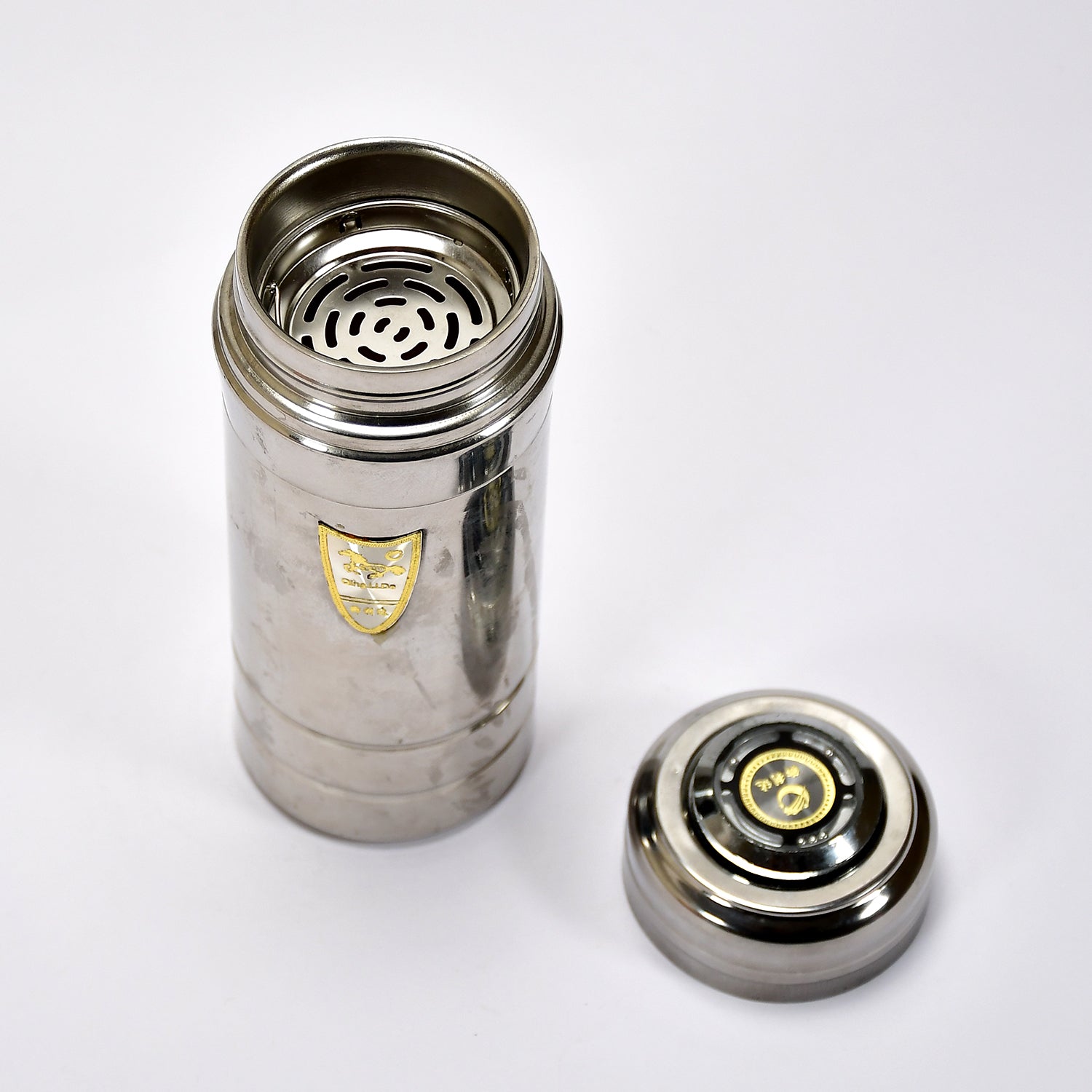 Stainless steel water bottle, side view