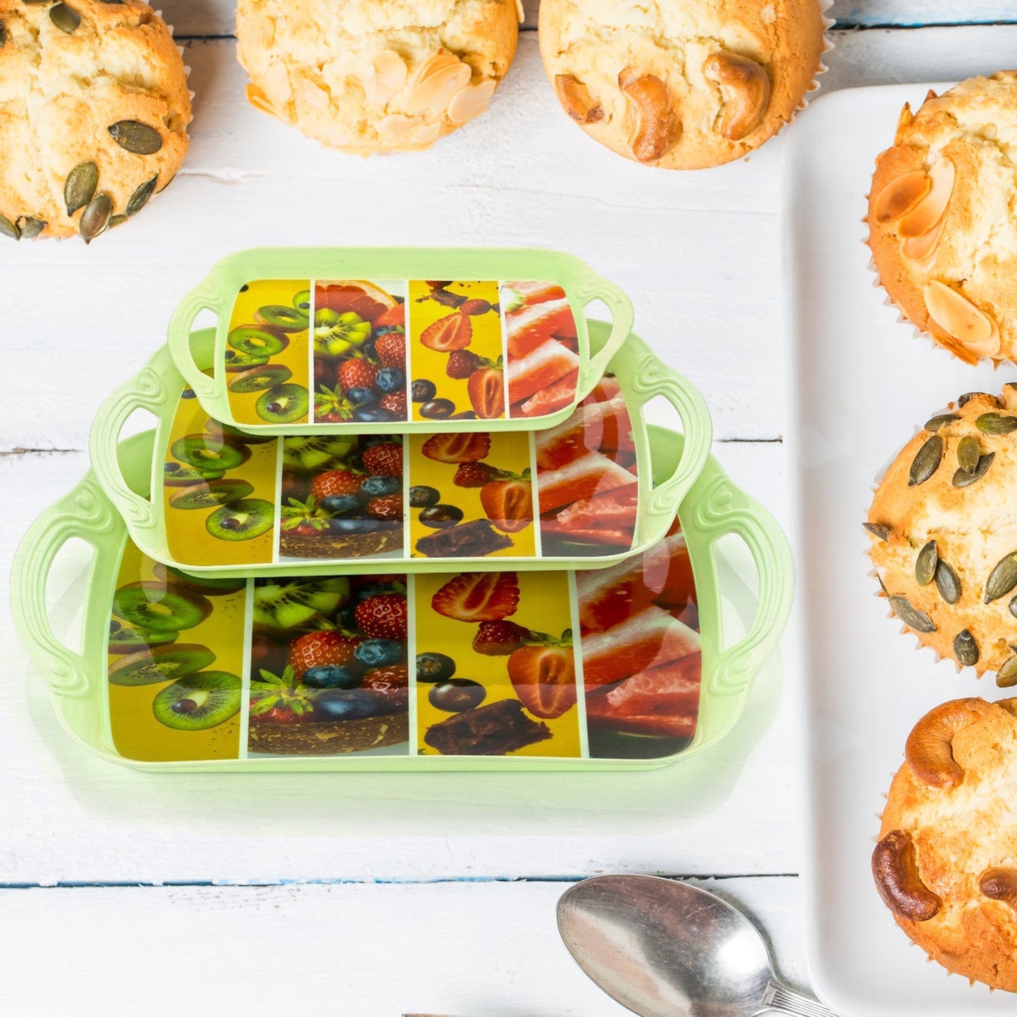 Decorative multicolour serving tray set in three sizes, ideal for parties and events.